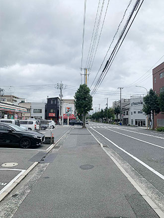 セブンイレブン広島光南1丁目店さまを目印に進みます